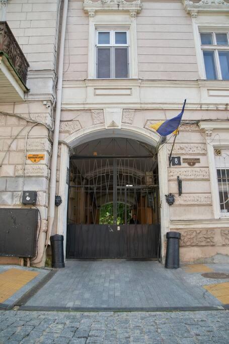 White Door Apartments Heart Of Odessa 1 Eksteriør bilde